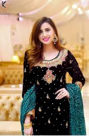 Madiha naqvi is a famous and charming anchor and host of pakistan television industry. Madiha Naqvi Beautiful Pictures Viral News