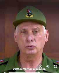 Fue militar Díaz-Canel? Por qué se viste de militar. Igual que Maduro, por  qué ambos se visten de militares?