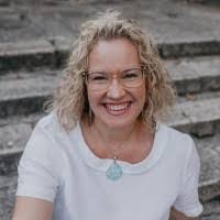 Erica Pollock's Instagram, Twitter & Facebook