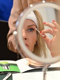 Last week, actress @katieholmes stepped out in NYC to support her longtime  friends Mary Kay Bowden and Kim Willson at the launch of their luxury  accessories brand @11juilletofficial at @themarkhotelny 💫👛 Image