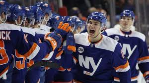 The lightning will attempt to finish off the islanders and advance to the stanley cup final to defend their title when the two teams play game 6 at nassau. Lightning Vs Islanders Odds Betting Lines Predictions Expert Picks And Over Under For Nhl Playoffs Game 6
