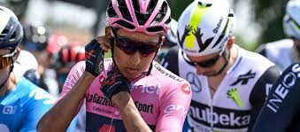El ciclista colombiano egan bernal (24 años) conquistó este domingo (30.05.2021) el giro de italia, en su primera participación en la carrera rosa, dos años después de hacer historia al ser el primer. Egan Bernal Firmly In The Lead Of The Giro And Other Cool News From The World
