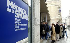 Des tags ont été découverts sur le mémorial de la shoah à paris dans la nuit de mardi à mercredi, en prévision d'une cérémonie commémorant les victimes de l'holocauste. Urkij85tqygwem