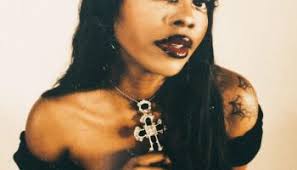 Amindi Gets Romantic About a "green house"