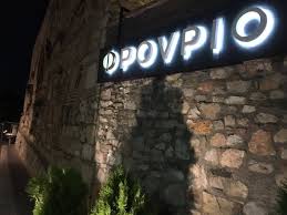 Ειδικότερα το μέτρο ξεκίνησε από την ευρύτερη περιοχή του φρουρίου, που περικλείεται από τις οδούς μανωλάκη, γεωργιάδου, δήμητρας, βύρωνος, ολύμπου και κύπρου, με το ωράριο λειτουργίας του συστήματος να διαμορφώνεται από τις 10 το πρωί, μέχρι τις 2 μετά τα μεσάνυχτα, για. Froyrio Eikona Toy Frourio Larisa Tripadvisor