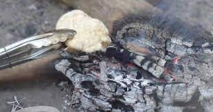 Sementara mulut iwan menempel di bibir lia yg kemerah2an,lidahnya menyusup mencari2 lidah lia, cukup lama mereka berciuman dengan penuh nafsu karena obat walaupun hujan deras di luar sana, lia mengeluarkan keringat, terlihat wajah lia memerah menahan nafsu karena obat perangsang. Manggang Kemplang Cara Mudah Bagaja