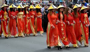 Image result for images diễn hành tết ở bolsa
