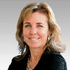 Holly Hess's Instagram, Twitter & Facebook