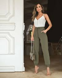 Look Calça Jeans Com Elastico Na Perna Looks Com Calca Jogging Clochard Blog Da Juliana Parisi Em 2020 Looks Looks Classicos Looks Casuais Femininos