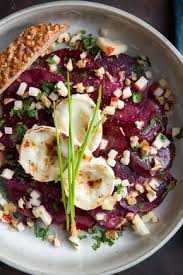Rote Bete Carpaccio Mit Gebackenem Ziegenkase Madame Cuisine Gebackener Ziegenkase Rote Bete Carpaccio Vorspeisen Rezepte
