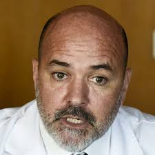 Correção mini-invasiva das deformidades do tórax: Pectus excavatum