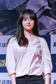 Dibintangi song joong ki hingga park shin hye, rekomendasi tayangan ini patut ditunggu di netflix · 1. Song Joong Ki S Rumored Girlfriend Kim Ji Won Chose To Go Home With Park Shin Hye Lovekpop95