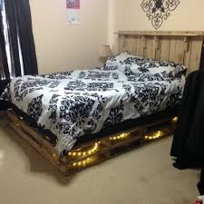 Building your own home furniture is a great way to save money and how to build a platform bed frame can i make a queen size bed frame fit a full. Pallet Bed W Headboard Queen Size Ryobi Nation Projects