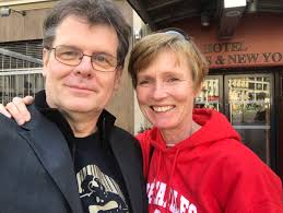 Frisør tilbage fra fransk eventyr