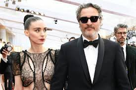 Rooney mara's maternal grandfather, timothy james tim rooney, has run yonkers raceway & empire city casino in yonkers, new york since 1972. Joaquin Phoenix And Rooney Mara Name First Child River In Honor Of Actor S Late Brother Vanity Fair