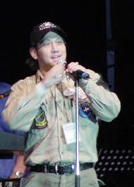 Now place the ring on his hand. Rob Schneider Wikipedia