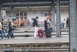 Prezentare gara nord sa sc. O Zi In Gara De Nord Din BucureÈ™ti Chipuri Scene È™i Tipologii De CÄƒlÄƒtori Foto Europa Fm