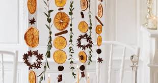 Sublimez votre décoration de table avec cette belle guirlande d'eucalyptus artificiel. Realiser Une Guirlande D Agrumes Pour Noel Marie Claire