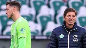 Oliver glasner (born 28 august 1974) is an austrian professional football manager for vfl wolfsburg. Seine Wolfe Beissen Oliver Glasner Lachelt Vom Dritten Tabellenrang Krone At