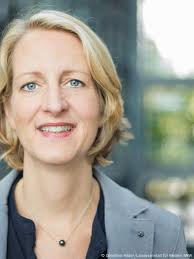 Newscoop: A Facebook for news