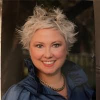 Gail Betts's Instagram, Twitter & Facebook