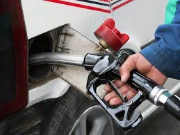Mai jos aveti informa?ii referitoare la evolu?ia carburan?ilor ?i valorile actuale a pre?urilor pentru benzin? Rompetrol A Ieftinit Luni Benzina Si Motorina