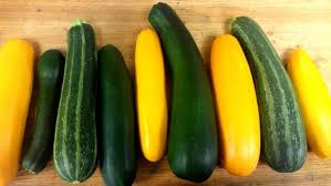 Planter Courgette Fruits De Trois Especes En 2020 Faire Pousser De La Courge Planter Des Courgettes Courgette Culture