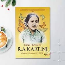 Dalam buku ini diterangkan tentang silsilah keluarga kartini. Buku R A Kartini Biografi Singkat Shopee Indonesia
