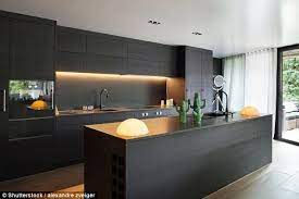 Just as dark are the walls, units and painted brickwork. Pin Na Nastence Dream Kitchen