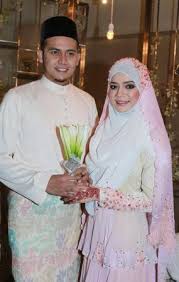 Sultan mizan zainal abidin bercerai. Suami Tinggalkan Kerjaya Pensyarah Demi Diana Amir Hiburan Mstar