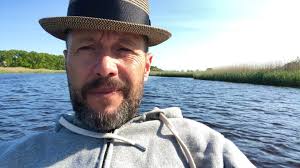 Presenting the artist showing at studio #48