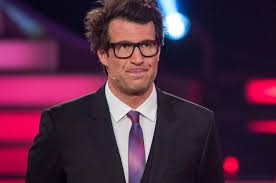 Daniel hartwich muss auf anweisung seines arztes das bett hüten, da er sich die grippe eingefangen hat. Let S Dance Wo Ist Daniel Hartwich Brigitte De