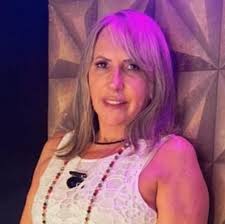 O caminho de mesa que faltava por aqui 💓 Coleção de Caminhos Cacho de uva  disponível em várias cores! Compre pelo site www.crochevitoria.com.br