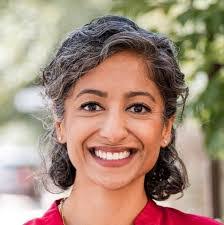 Lisa Fazio's Instagram, Twitter & Facebook