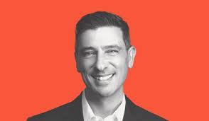 Leslie Russo's Instagram, Twitter & Facebook