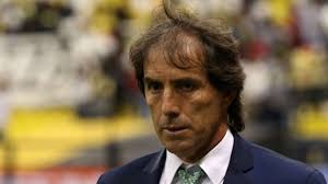 Guillermo almada sufre por la falta de contundencia de santos laguna. Guillermo Almada
