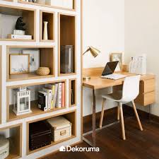 Dengan adanya rak di bawah. 8 Lemari Buku Minimalis Simpan Koleksimu Dengan Rapi