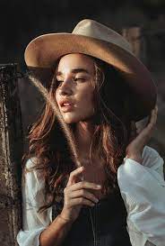 Money Dolls Pinterest Brunasantos Newpinsdaily Model Poses Photography Photography Inspo Fall Photoshoot