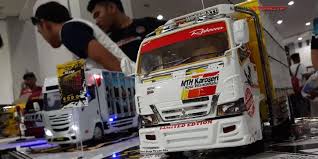 Miniatur truk jumbo dan sound sistem mini model giga versi miniatur truk kayu backsound by dj desa kzclip.com/video/vuiami6yipm/бейне.html ☑cara membuat membuat kabin miniatur truk umplung. Modifikasi Miniatur Truk Ikut Ramaikan Jtf 2018