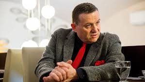 Én voltam a rendszerváltás veszteseinek bohóca | partizánpop. Erdi Birtokat Is Arulja Lagzi Lajcsi 24 Hu