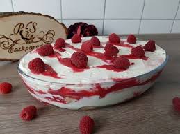 Hey Meine Lieben Heute Habe Ich Fur Euch Ein Leckeres Himbeer Tiramisu Probiert Es Aus Freu Mich Auf Eure Kommentare Liebe Desserts Food Gourmet Recipes