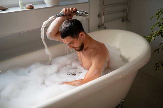 Tắm đêm đột quỵ và cách xử trí, phòng ngừa
