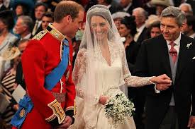 Kate middleton stepped out for a solo event one day after appearing together with the fab four for commonwealth day in westminster abbey. Slub Stulecia Kate Middleton I Ksiaze William Relacja Na Zywo Styl Forbes Pl