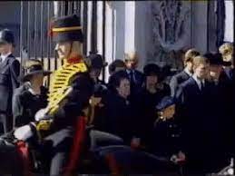 Did queen elizabeth refuse to walk in princess diana's funeral procession? Queen Elizabeth Ii At Princess Diana S Funeral Popsugar Celebrity Uk