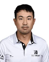 Alex Kang's Instagram, Twitter & Facebook