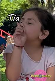 Mi Hijo Espiando A La Tia