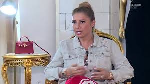 În familia anamariei prodan nu doar impresara câștigă multe zerouri, ci și soțul ei, laurențiu reghecampf, astfel încât cei doi duc o viață de invidiat. Rasturnare De Situatie Anamaria Prodan Primele Declaratii Despre Divort Laurentiu Reghecampf Este Stiri De Ultima Ora Ultimele Stiri Din Romania Breaking News