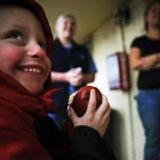 Generosity of strangers brightening lives of families in motels