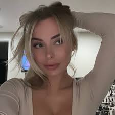 Clara Dean (@Samanth68343263)