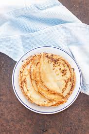 Elle nécessitera juste un petit peu d'énergie pour battre la farine et le lait afin d'obtenir une pâte sans grumeaux. Crepes Au Yaourt Faciles Et Ultra Moelleuses